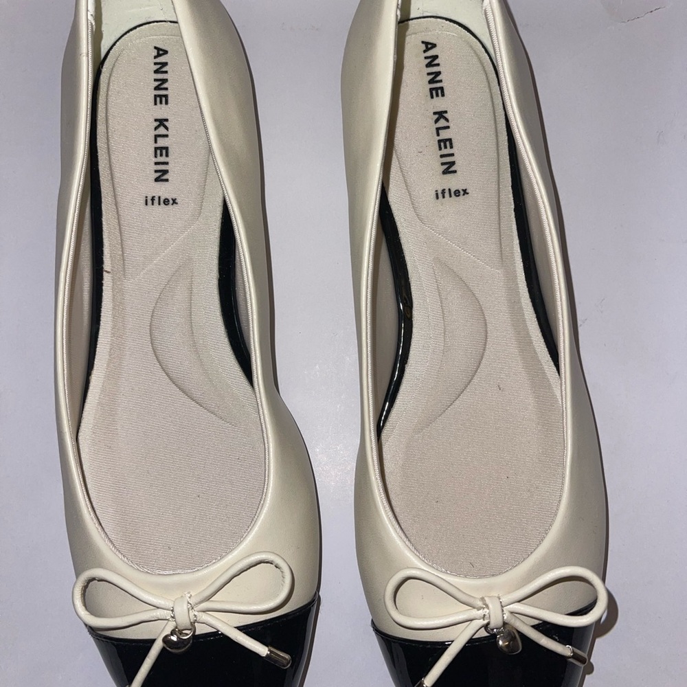 Anne Klein Cream and Black Flats with Bow